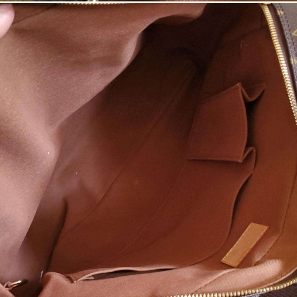 Authentic Louis Vuitton Sac Bosphore - Picture 7 of 11